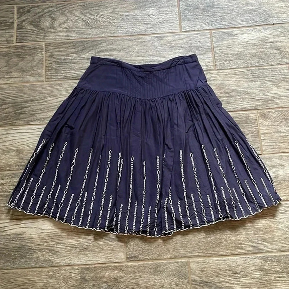 Moda International cotton A-lined skirt Navy & white embroidered details Size 8 - Picture 2 of 12